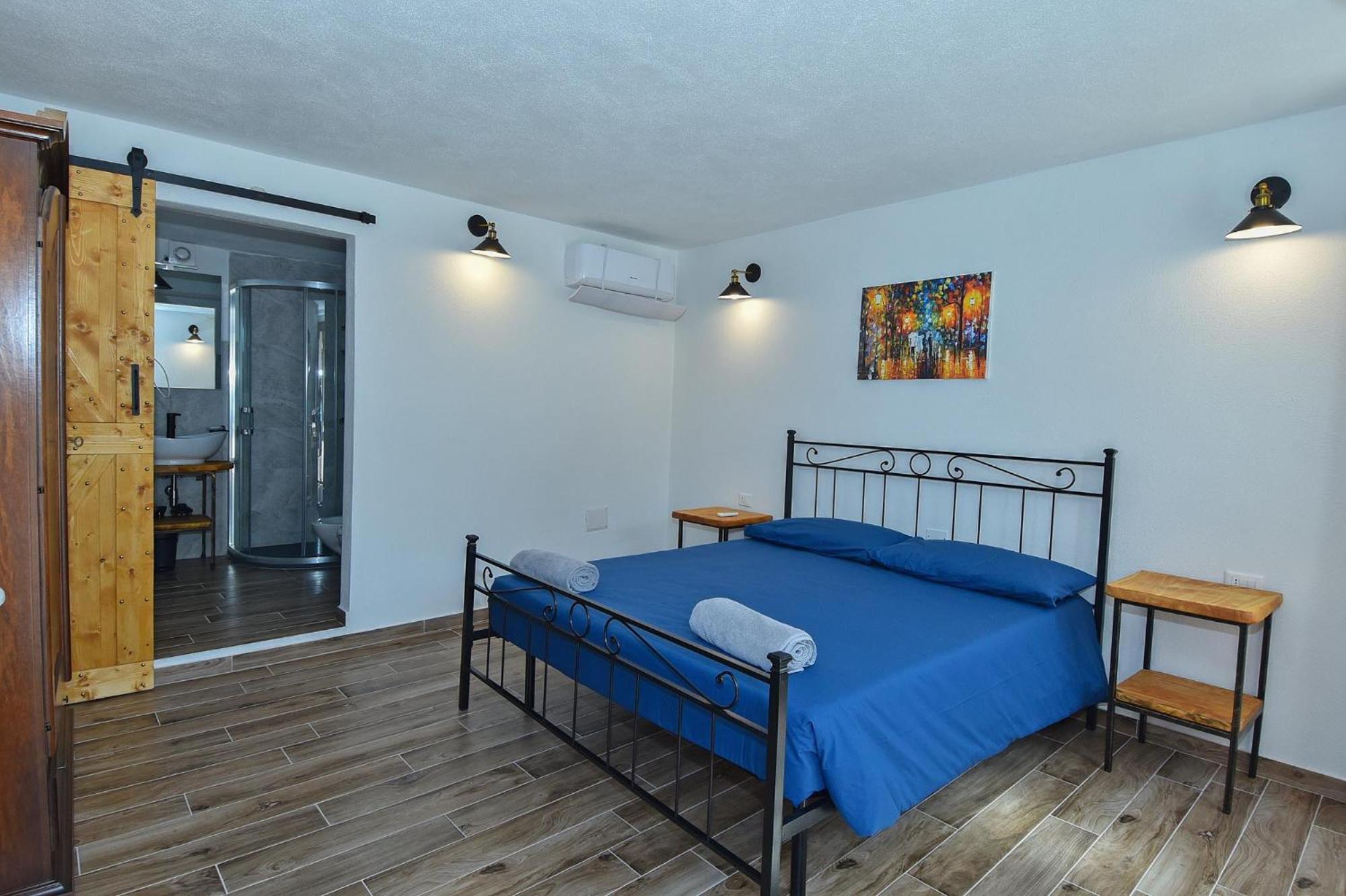 La Plaza Hotel Ollolai Bagian luar foto